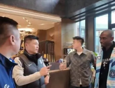 云南边卫曹海清与赵佳楠喜提加盟大连英博，足球新篇章即将开启！