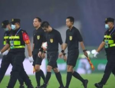 沪媒热议，裁判左右亚冠比赛结果，中国足球缺话语权！