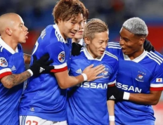 上海海港与横滨水手，一场东西方足球文化的碰撞与交融