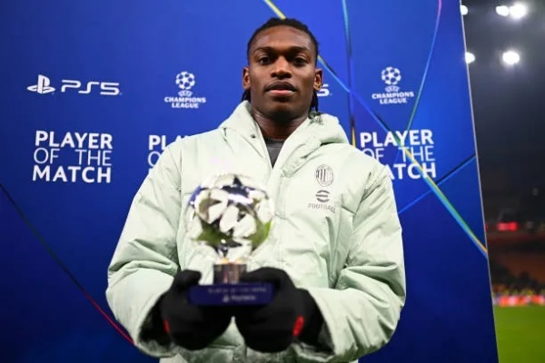 路易斯肌肉拉伤缺席今晚亚冠，米内罗参加合练全力备战