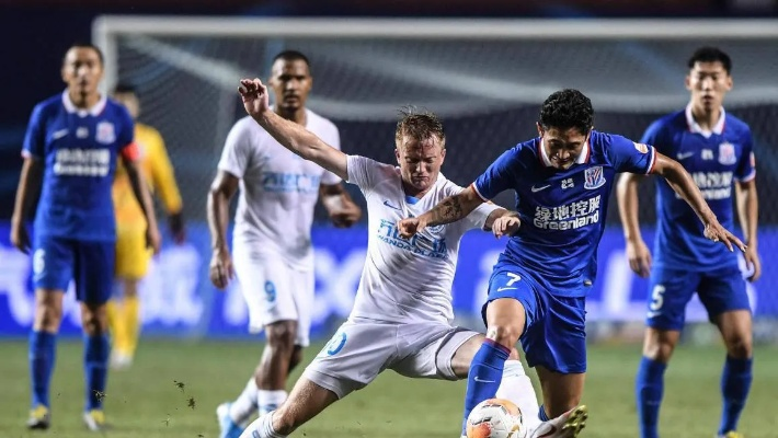 申花杨皓宇首秀紧张未展实力,得分60分仍需努力提升