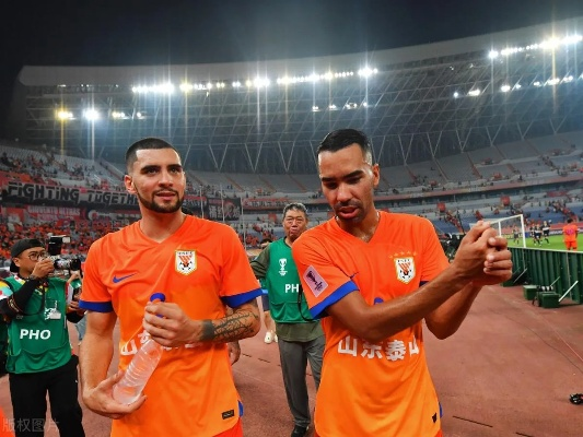 泰山亚冠名单揭晓，克雷桑领衔五外援阵容，大雷谢文能强势加盟