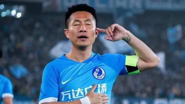 官方通报,大连英博门将隋维杰因违规行为被停赛4场,罚款4万